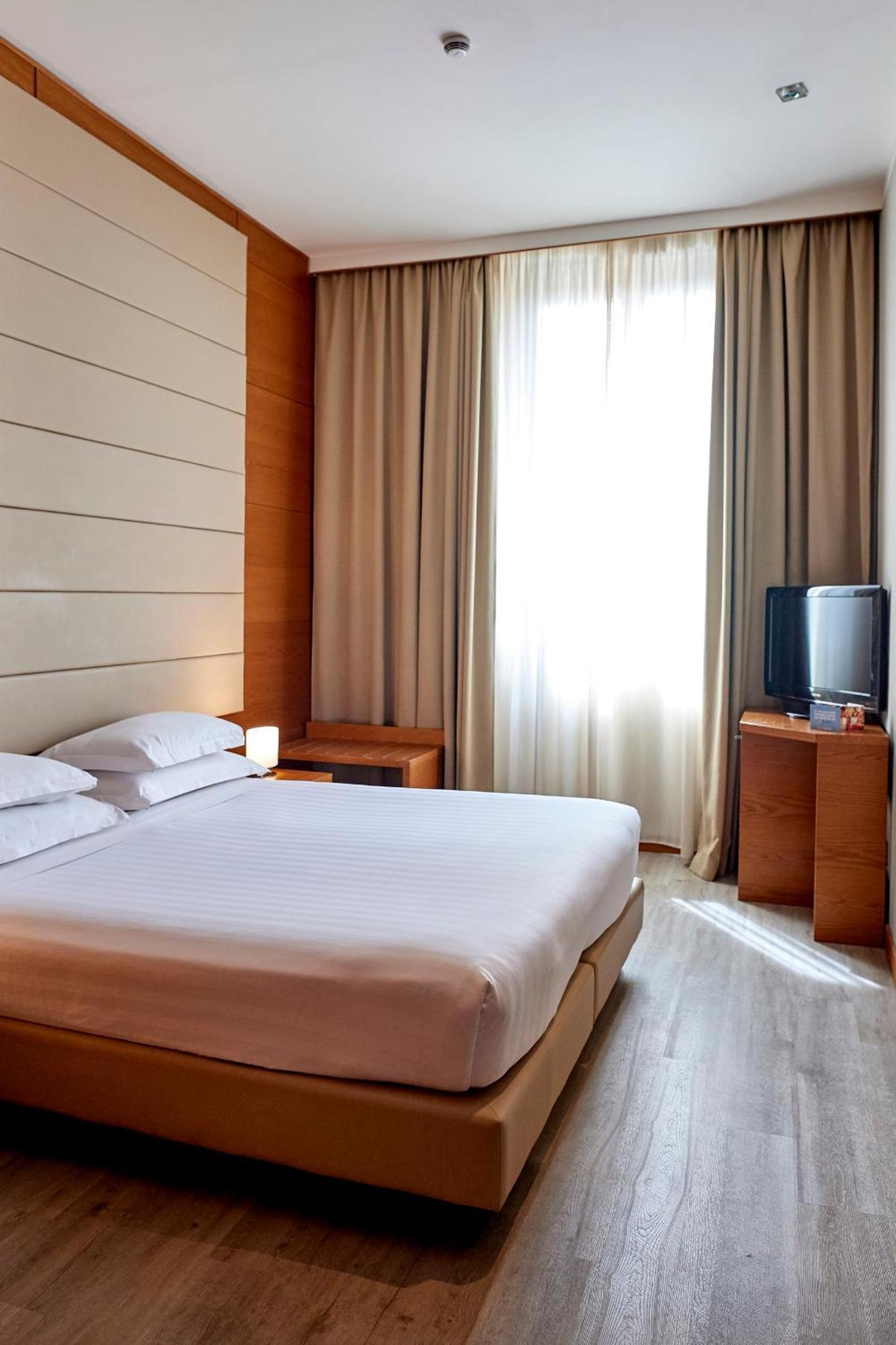 Occidental Aurelia Hotel Rome Exterior photo